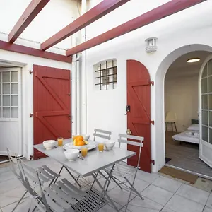 https://charming-3-flat-w-a-wonderful-terrace-and-parking-in.biarritzhotels.info